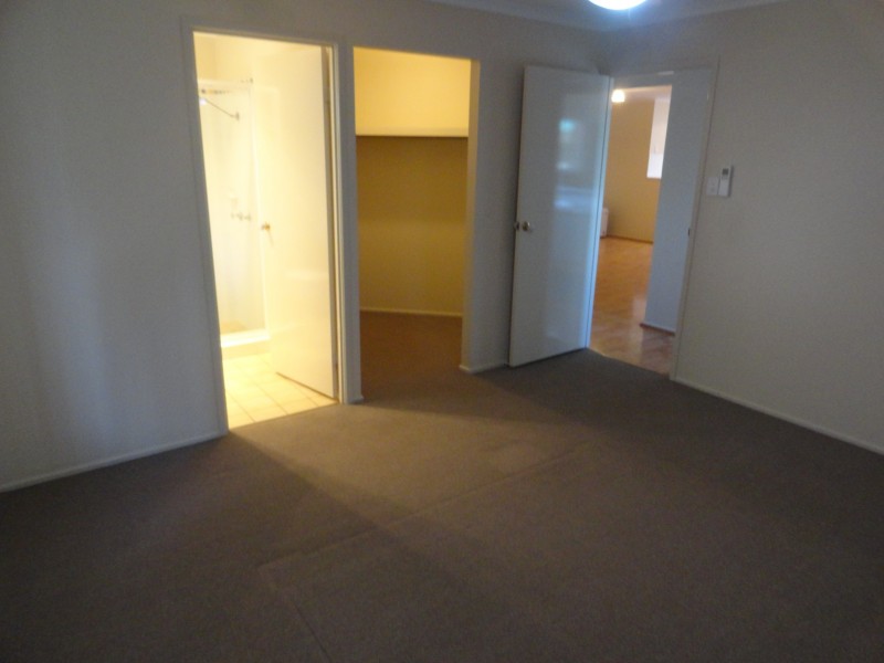 9 Todd Court, Kearneys Spring QLD 4350