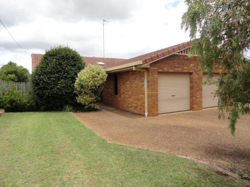 2/119 Rowbotham Street, Rangeville QLD 4350