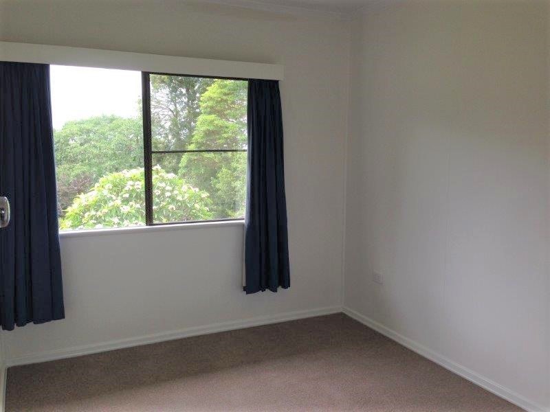10 Glendower Street, Mount Lofty QLD 4350
