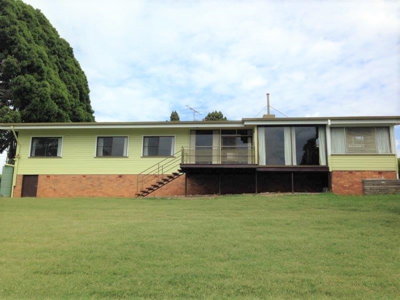 10 Glendower Street, Mount Lofty QLD 4350