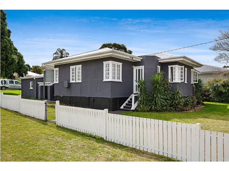 29 Collins Street, Mount Lofty QLD 4350