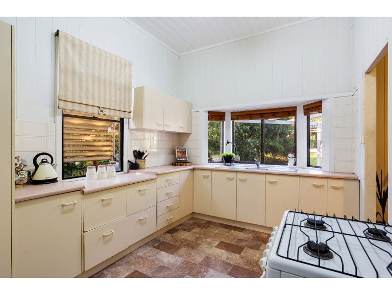 101 Bridge Street, Mount Lofty QLD 4350