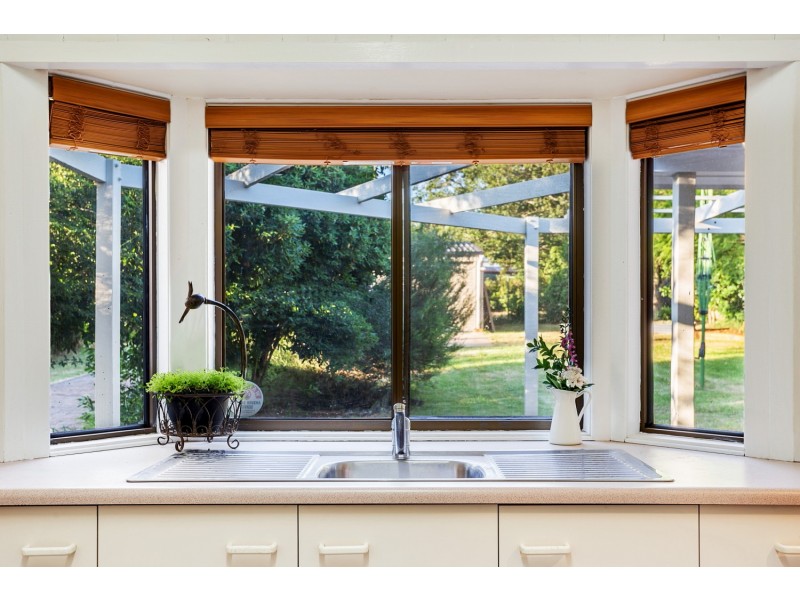 101 Bridge Street, Mount Lofty QLD 4350