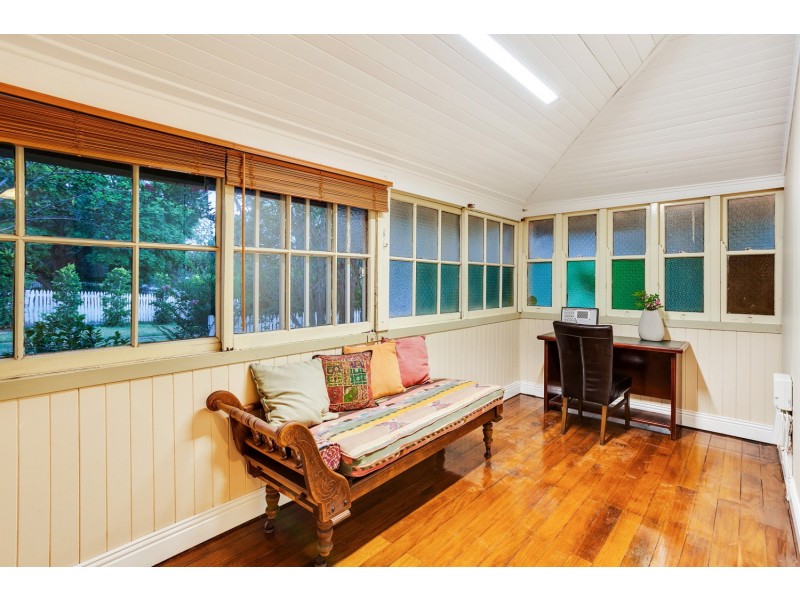 101 Bridge Street, Mount Lofty QLD 4350