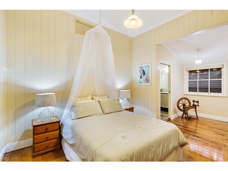 101 Bridge Street, Mount Lofty QLD 4350