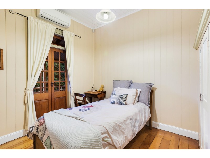 101 Bridge Street, Mount Lofty QLD 4350