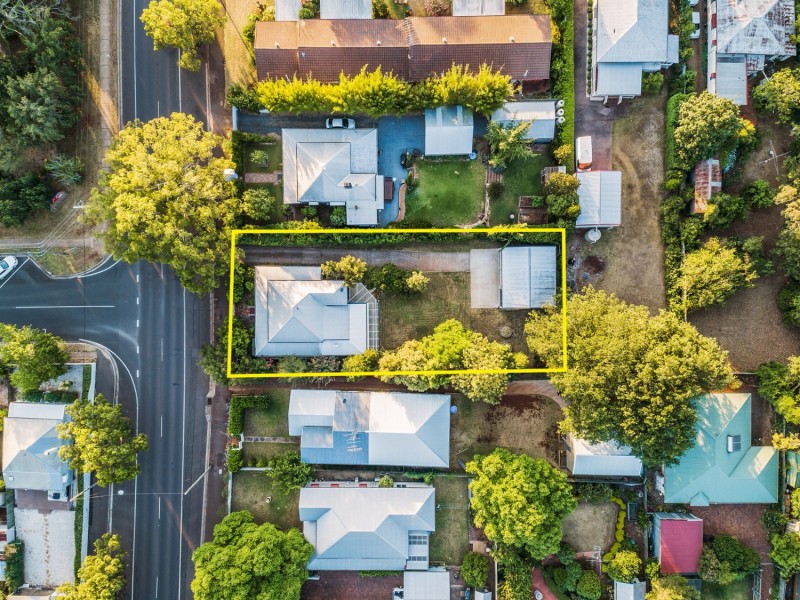 101 Bridge Street, Mount Lofty QLD 4350