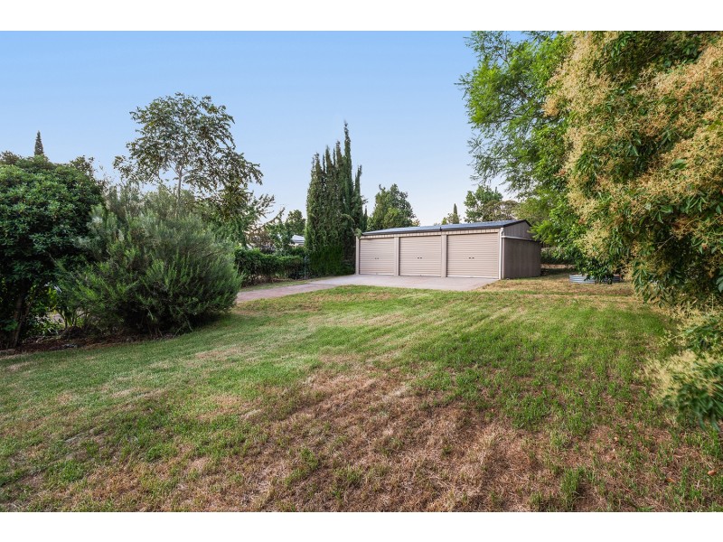 101 Bridge Street, Mount Lofty QLD 4350