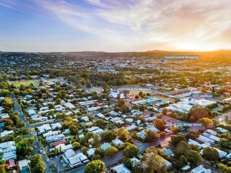 101 Bridge Street, Mount Lofty QLD 4350