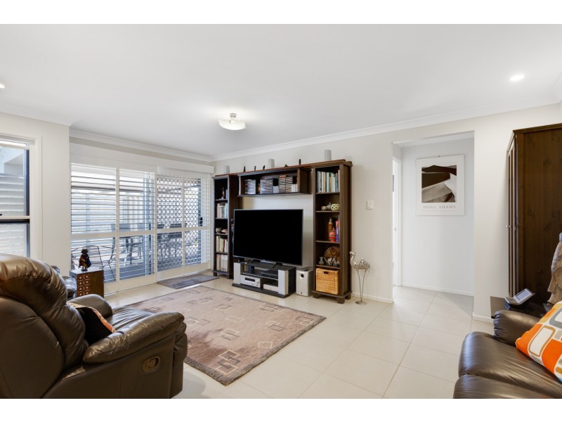 2/1 Dyson Drive, Darling Heights QLD 4350