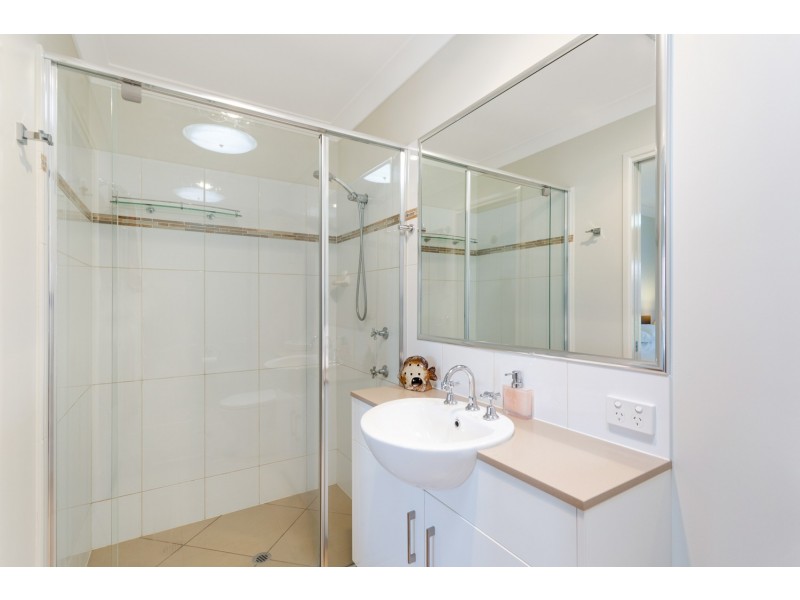 2/1 Dyson Drive, Darling Heights QLD 4350