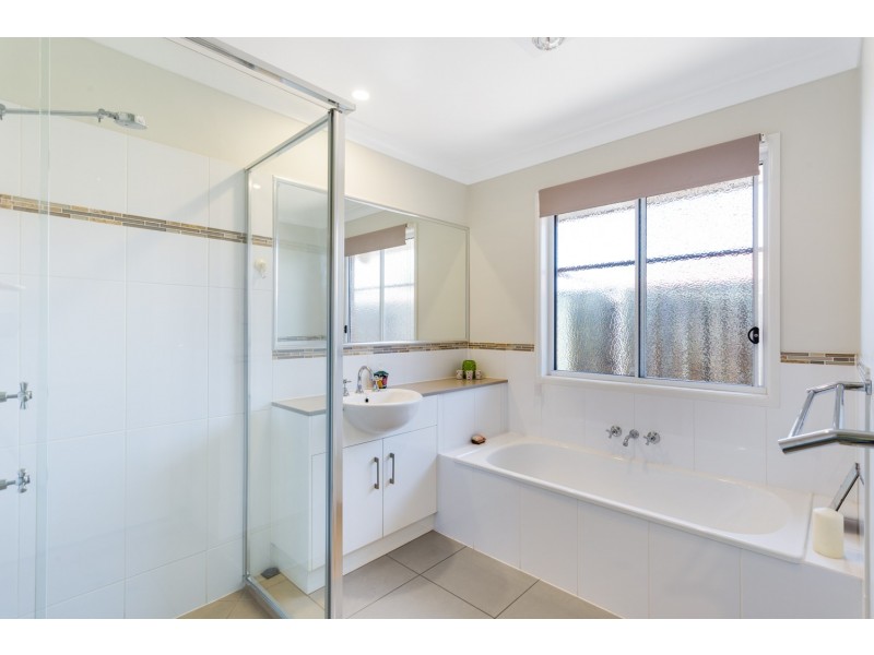 2/1 Dyson Drive, Darling Heights QLD 4350