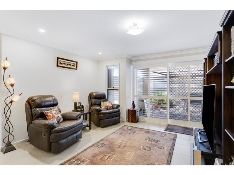 2/1 Dyson Drive, Darling Heights QLD 4350