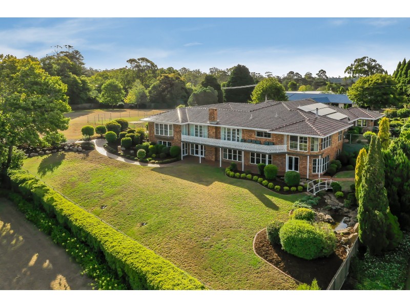 10 Golf Course Drive, Middle Ridge QLD 4350
