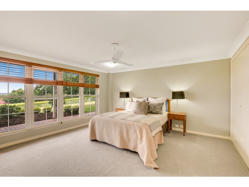 10 Golf Course Drive, Middle Ridge QLD 4350