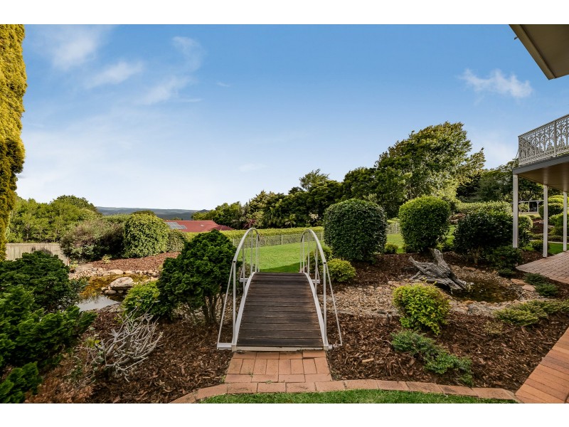 10 Golf Course Drive, Middle Ridge QLD 4350