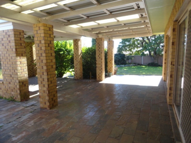 155 Rowbotham Street, Rangeville QLD 4350