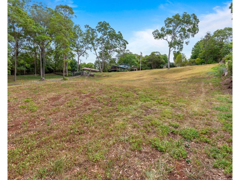 12 Wirra Wirra Street, Mount Lofty QLD 4350