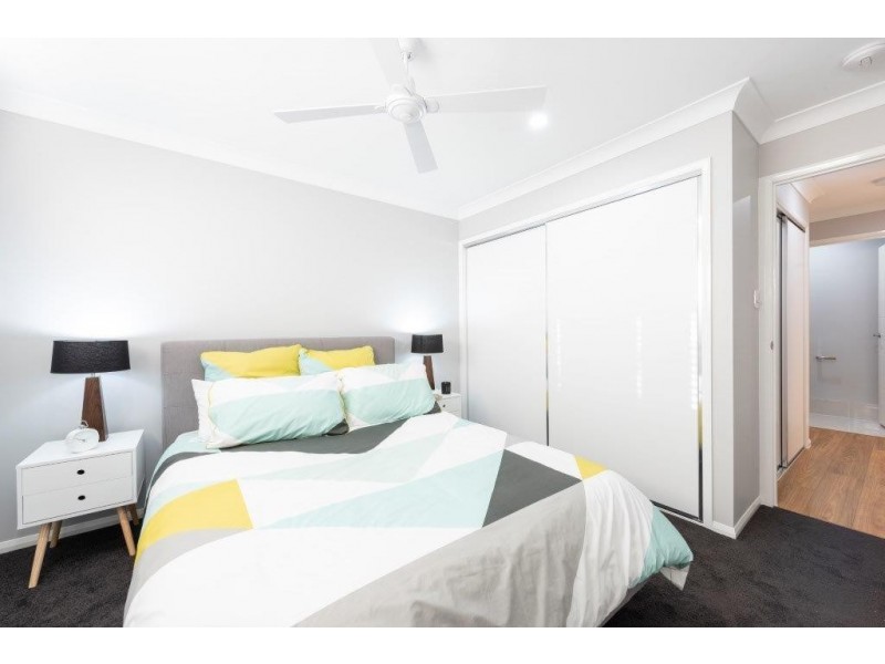 2/293a West Street, Harristown QLD 4350