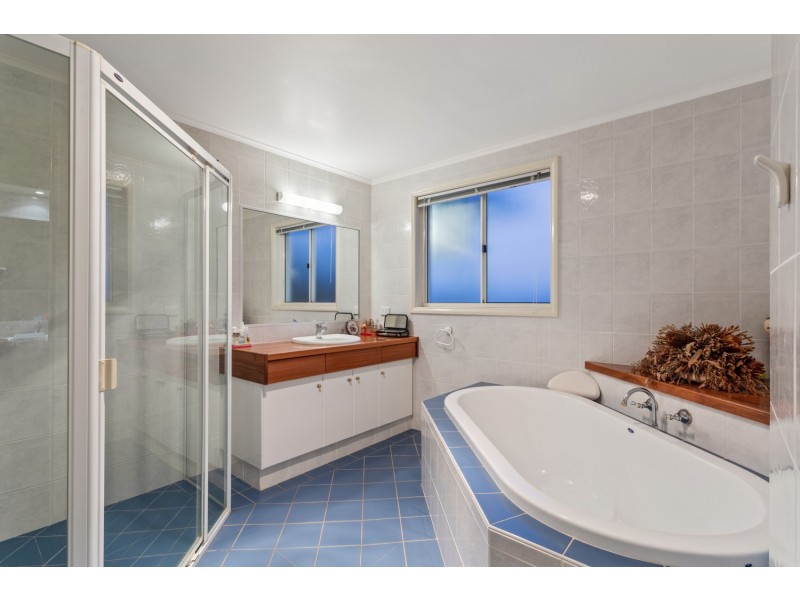 46 Windemere Terrace, Mount Lofty QLD 4350