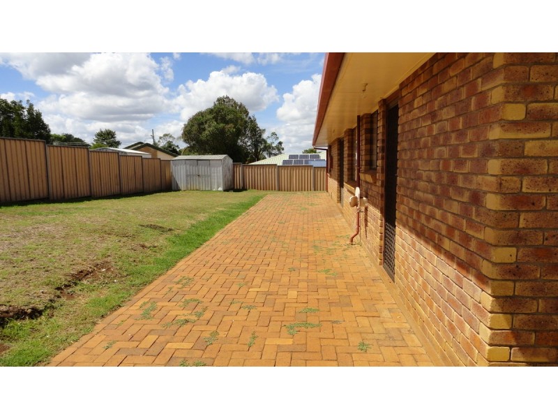 11 Montana Street, Wilsonton Heights QLD 4350