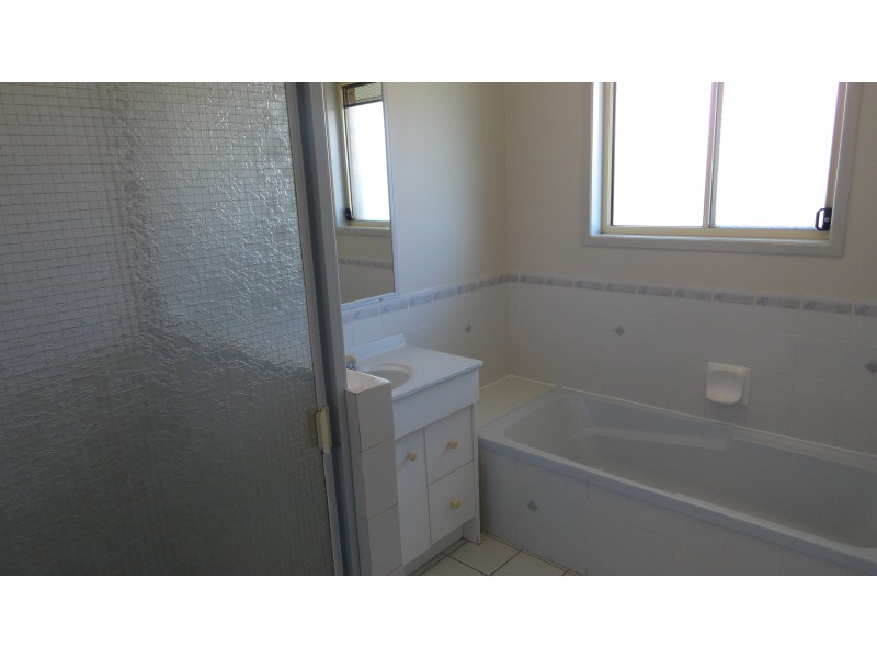 23 Eureka Court, Glenvale QLD 4350