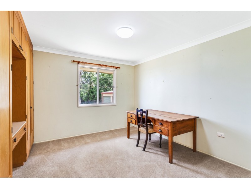 6 Large Street, Middle Ridge QLD 4350
