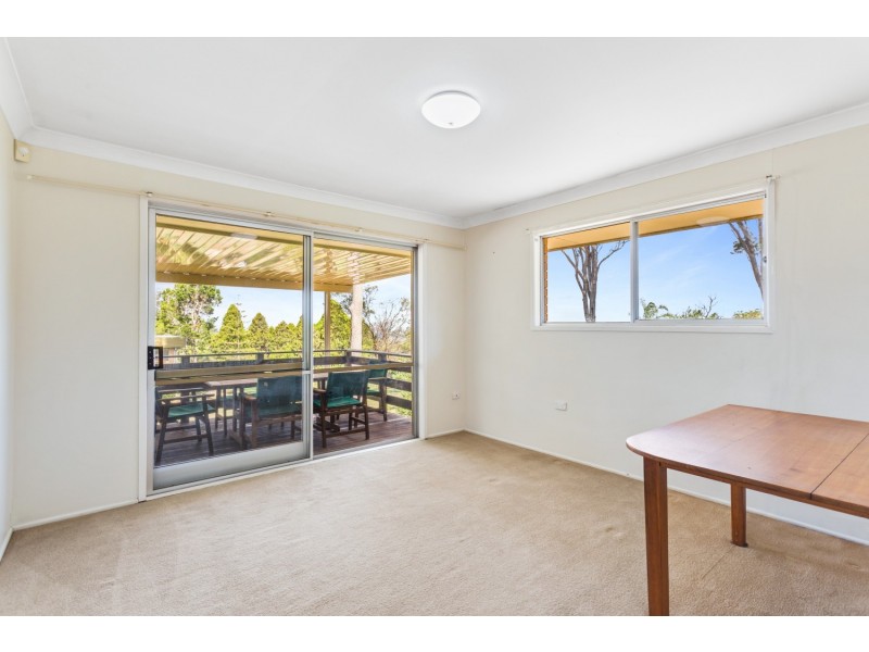 6 Large Street, Middle Ridge QLD 4350