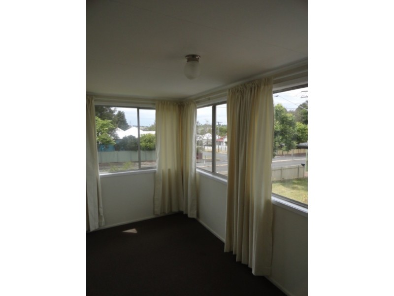 165 West Street, Newtown QLD 4350