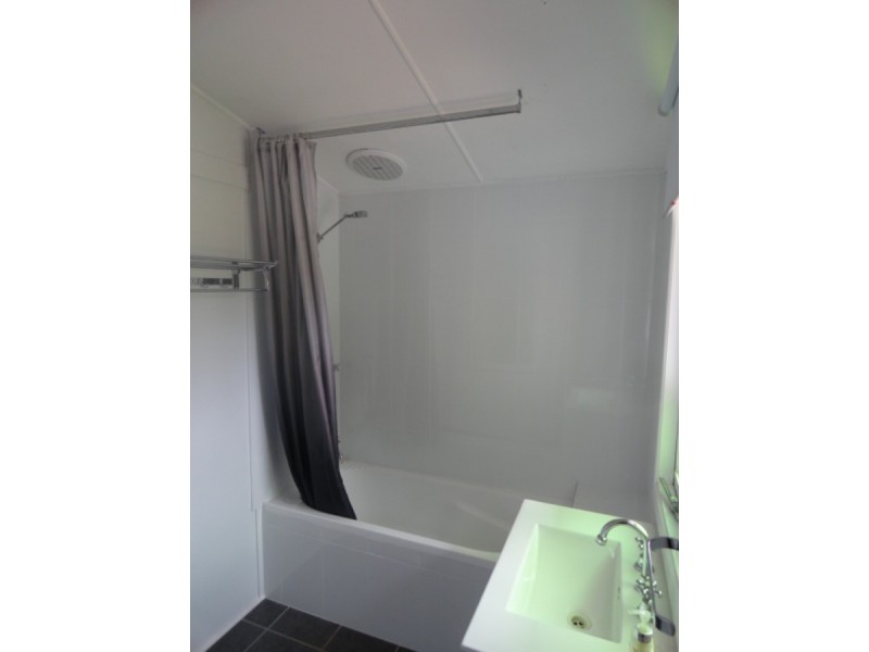 165 West Street, Newtown QLD 4350