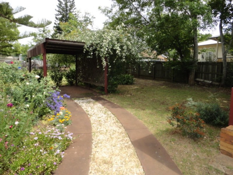 165 West Street, Newtown QLD 4350