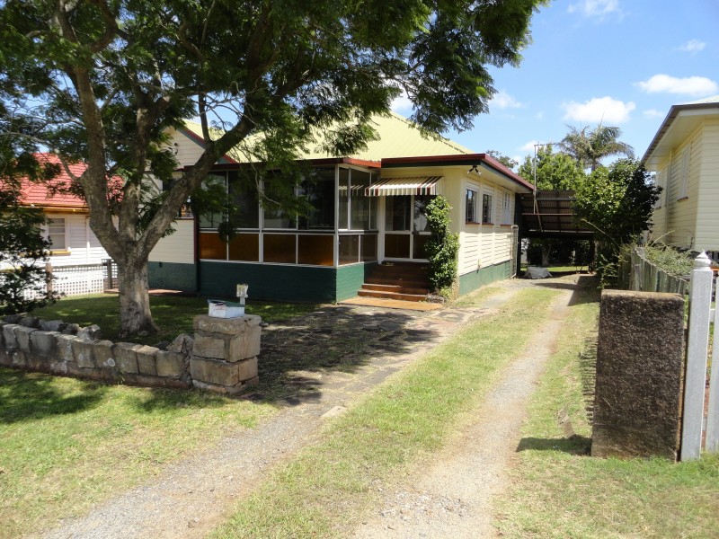 13 Glendower Street, Mount Lofty QLD 4350