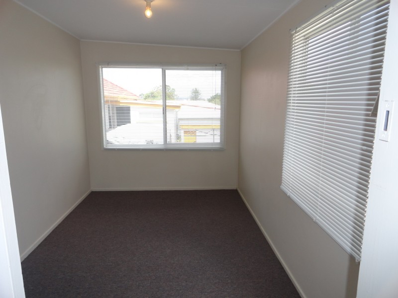 13 Glendower Street, Mount Lofty QLD 4350