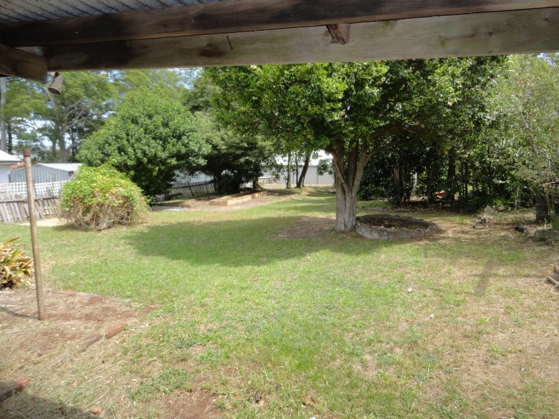 13 Glendower Street, Mount Lofty QLD 4350