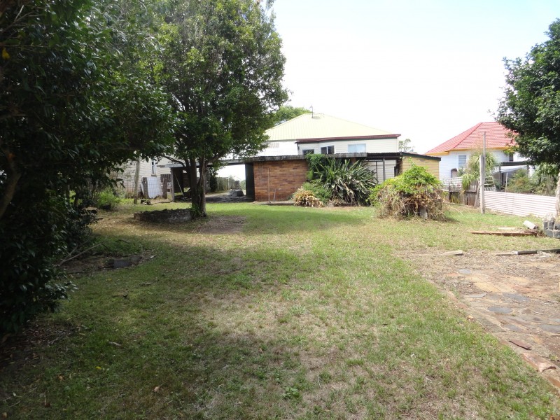 13 Glendower Street, Mount Lofty QLD 4350