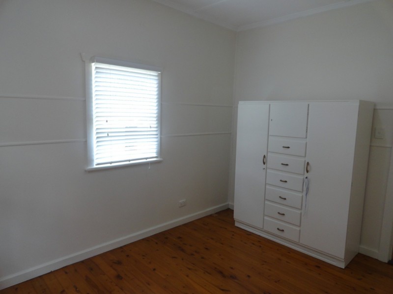 28 Collins Street, Mount Lofty QLD 4350