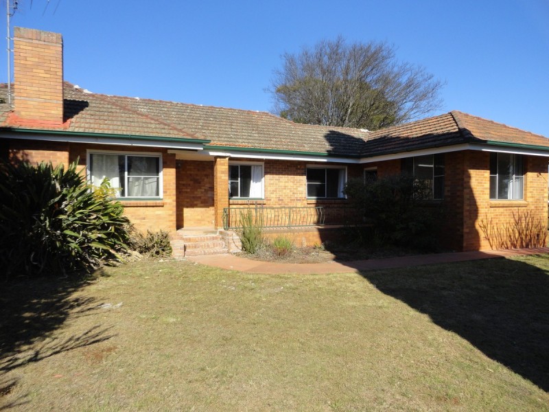 2 Perry Street, Harlaxton QLD 4350