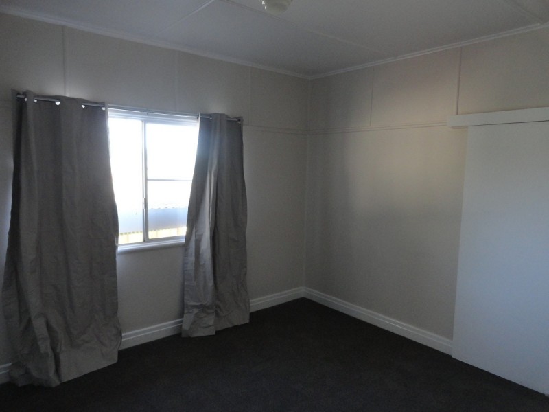 2 Perry Street, Harlaxton QLD 4350