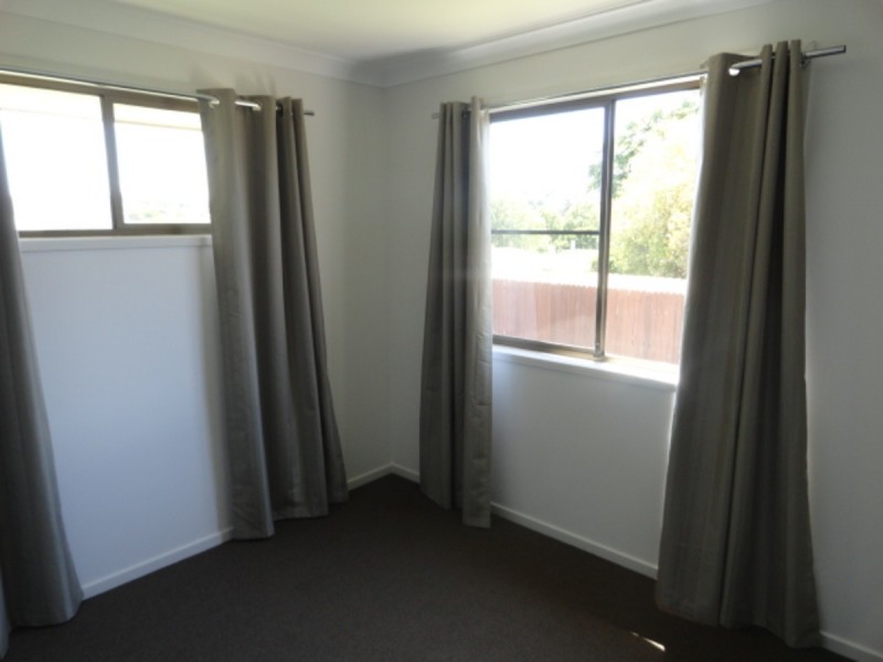 1/113 South Street, Centenary Heights QLD 4350