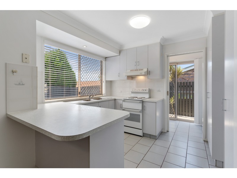 2/30 Horrocks Crescent, Kearneys Spring QLD 4350