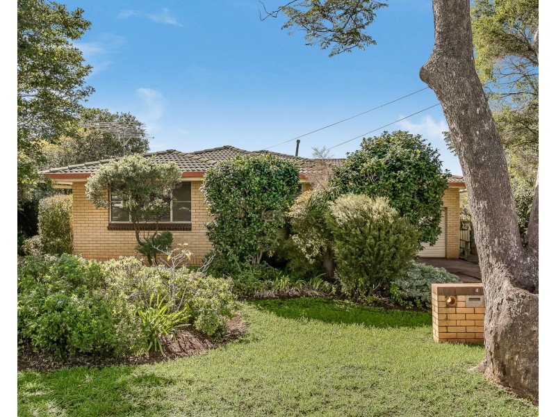 4 Raelyn Street, Centenary Heights QLD 4350