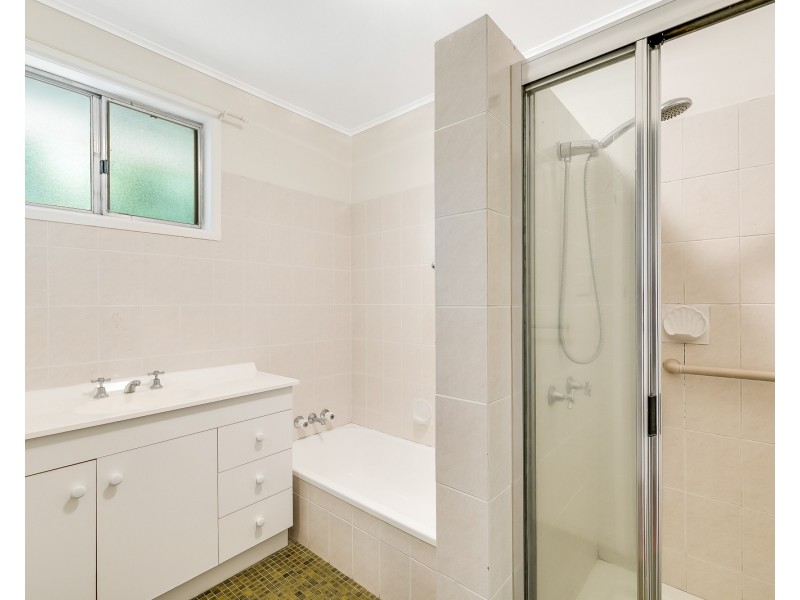 4 Raelyn Street, Centenary Heights QLD 4350