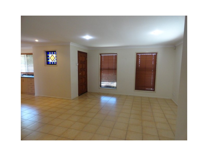 2/251 Nelson Street, Kearneys Spring QLD 4350