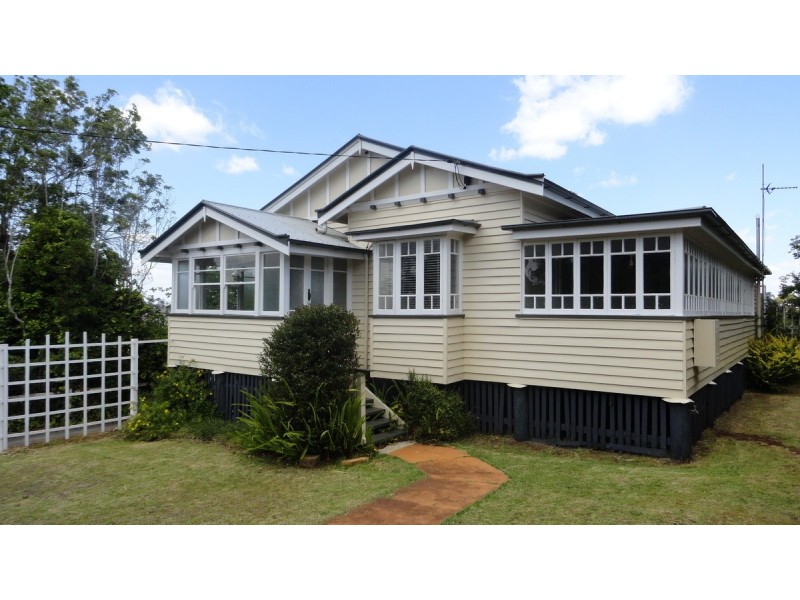 41 Mary Street, Mount Lofty QLD 4350