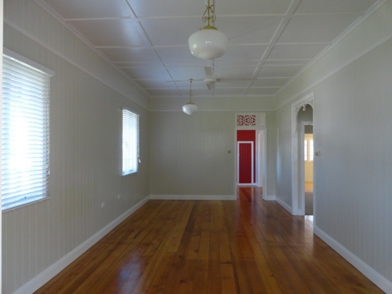 41 Mary Street, Mount Lofty QLD 4350