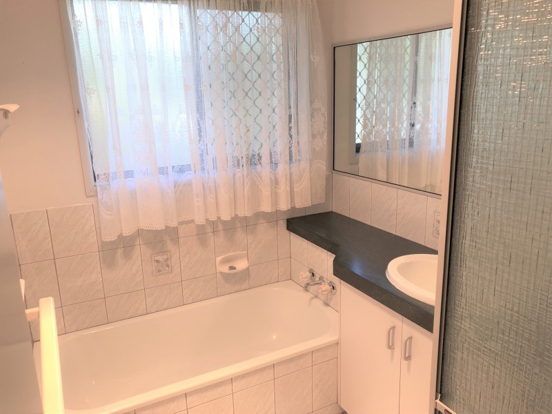 11 Lorraine Crescent, Centenary Heights QLD 4350