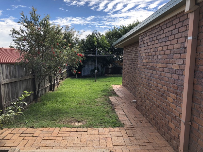 11 Lorraine Crescent, Centenary Heights QLD 4350