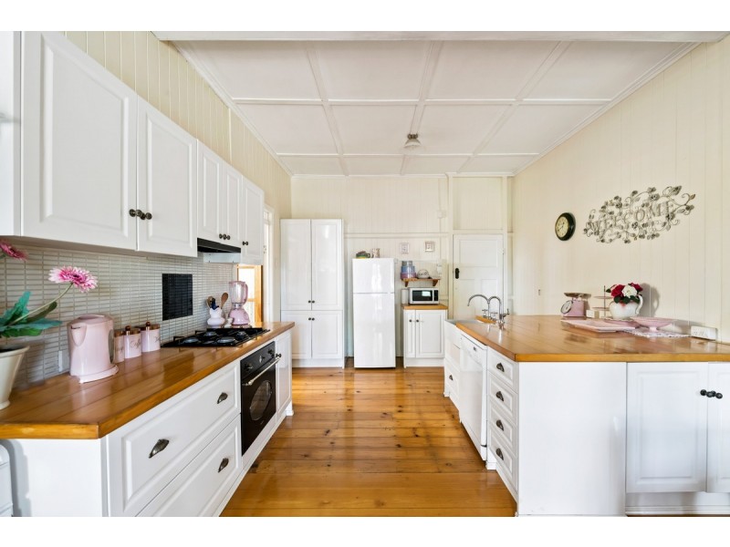 85 Stephen Street, Harristown QLD 4350