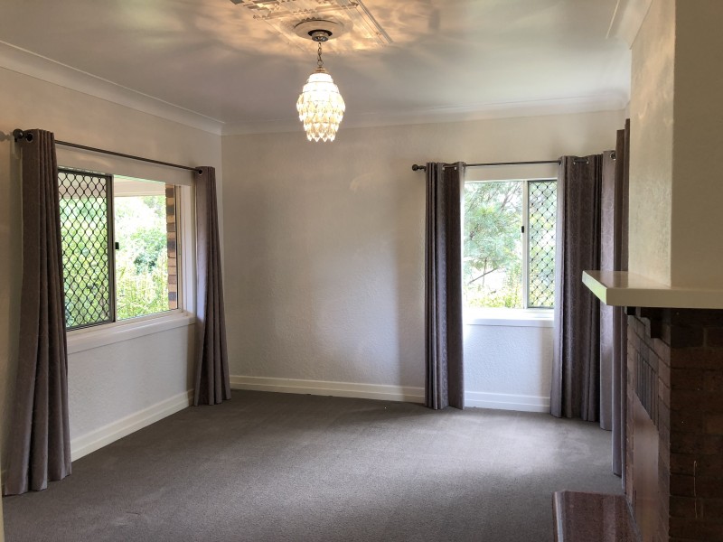 16 Crown Street, Rangeville QLD 4350