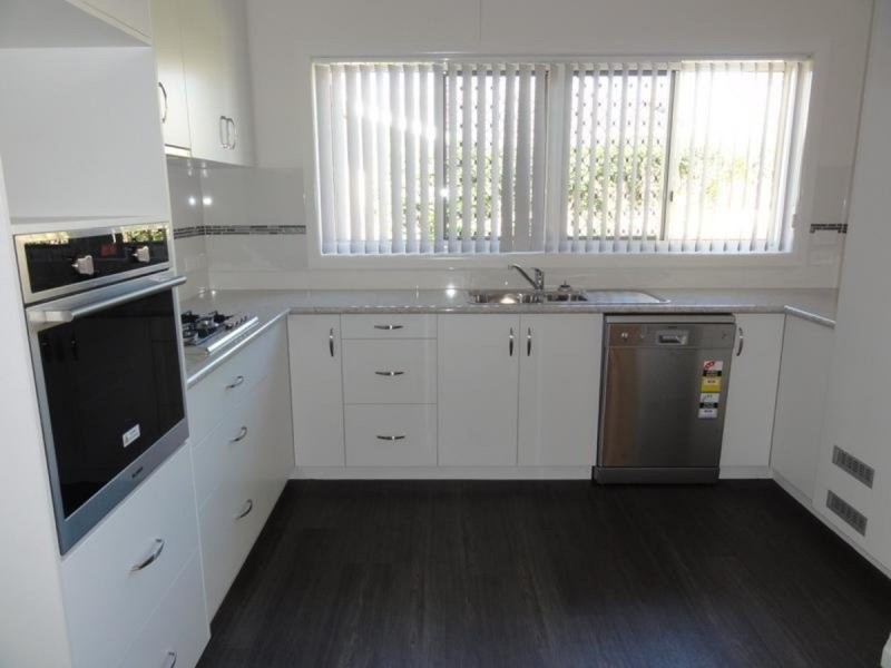 16 Crown Street, Rangeville QLD 4350